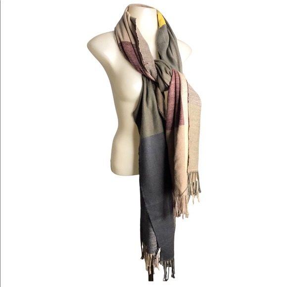 Gap | Multi-Color Long Oversized Fringe Scarf warm cute and comfortable - Picture 7 of 7